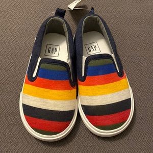 NWT Gap Boys Shoes. Size 6.